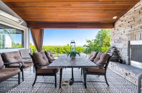 West Vancouver Villa | Ocean View Villa Indoor Pool Theater 5BR
