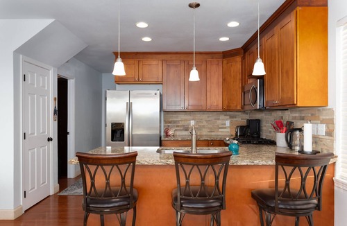 Des Moines House | Ocean View with Amazing Sunsets! 3BR over the Puget Sound