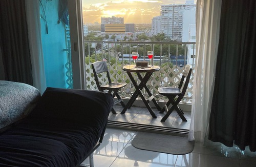 Isla Verde Apartment | Ocean View with Balcony & Solar Generator Isla Verde LOCATION-LOCATION-LOCATION