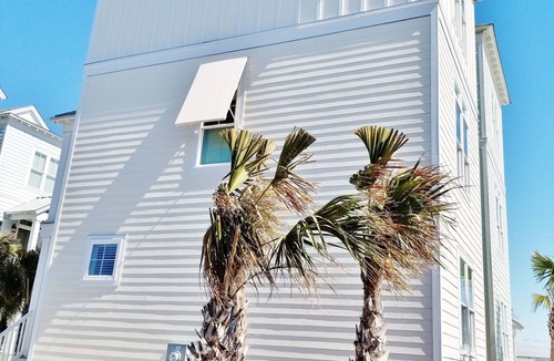 Atlantic Beach House | Ocean Views!102 West Terminal Blvd Unit #15 Atlantic Beach, NC