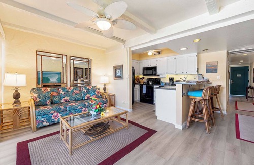 Kailua-Kona Condo | Ocean Views - AC - In Unit Washer/dryer - Vrkcv