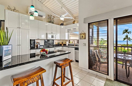 Wailea Condo | Ocean Views Beneath Soaring Ceilings