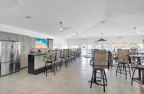 Marathon Condo | Ocean Views Heated Pool King Suite Ocean Isle