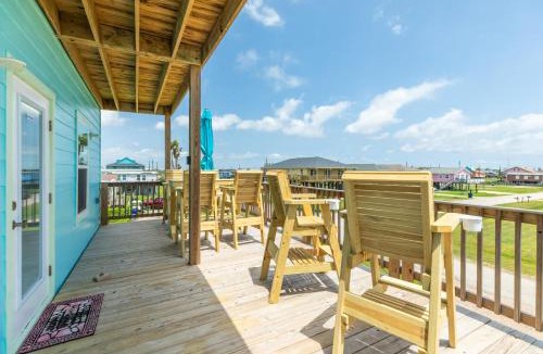 Surfside Beach House | Ocean Views Jetty Access & Family Fun