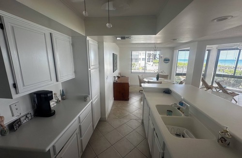 Stuart Apartment | OCEAN VIEWS! OCEAN VIEWS!- BREATHTAKING DIRECT BEACHFRONT CONDO 2/2