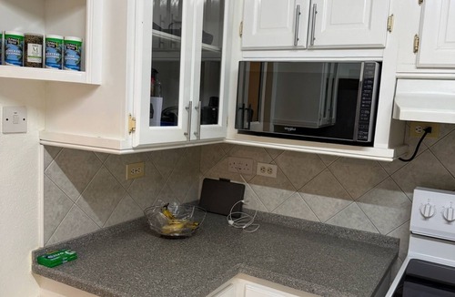 Fitts Village Apartment | Ocean views, spacious 3 bed apt in Fitts Village - 6 min walk to beach