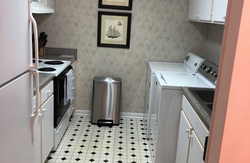 Demere Park Condo | Ocean Walk-4 bed/2 bath condo with pools, gym, tennis & 3 min drive to beach!