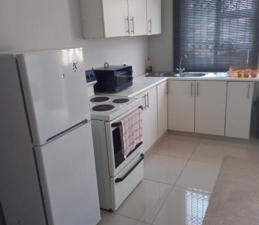 Hibberdene Apartment | Ocean Wave Chalets Unit 1