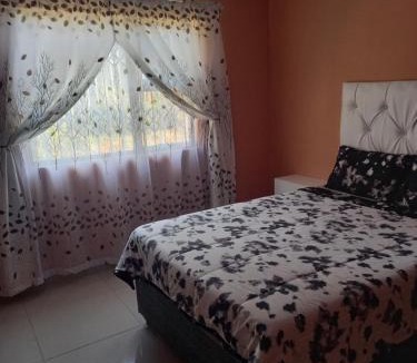 Hibberdene Apartment | Ocean Wave Chalets Unit 1