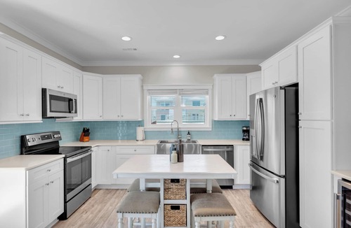 Seabreeze Trailer Park Resort | Ocean Waves Below Your Balcony Stunning 2BR/2BA! Min 28-Day Reservation Required