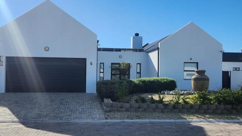 Laaiplek House | Ocean Whisper