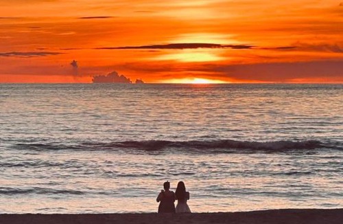 Bacnotan Hotel | Oceanaire Beach Resort ELYU