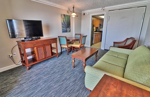 Downtown Myrtle Beach House | Oceanfront 1 Bedroom Suite Sleeps 6 Holiday Pavilion Condominium Tower 712
