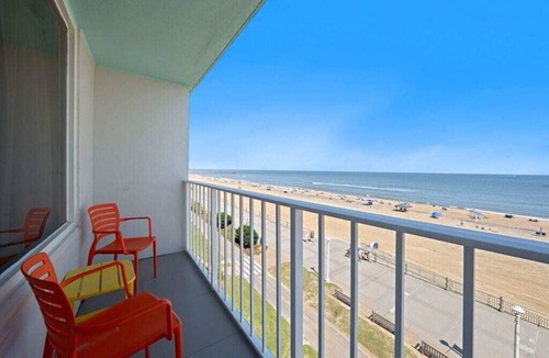 Northeast Virginia Beach Condo | Oceanfront 1BR | King Bed & Private Balcony