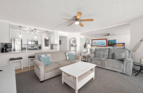 Little Salisbury Condo | Oceanfront 2 Bed/2 Bath, Sleeps 8, Outdoor Pool