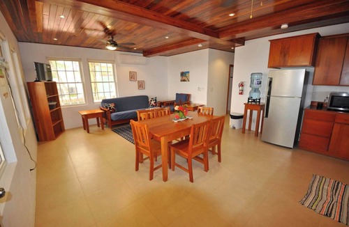 Caye Caulker Apartment | Oceanfront 2 bed/2 bath Velento#2/private dock, pool, free paddleboards