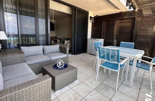 Anna's Retreat Condo | Oceanfront 2-level condo at Sapphire Beach Resort and Marina with washer/dryer.