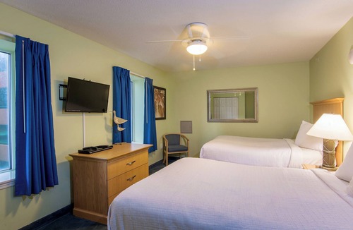 Myrtle Beach Hotel | Oceanfront 3 Bedroom Units with Kitchen Near Broadway at the Beach - 3 Units