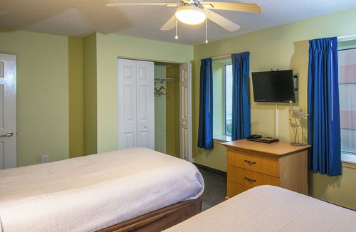 Myrtle Beach Hotel | Oceanfront 3 Bedroom Units with Kitchen Near Broadway at the Beach - 3 Units