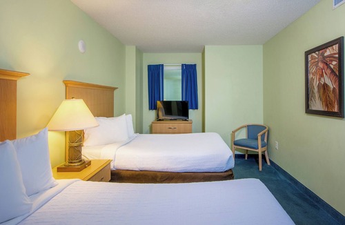 Myrtle Beach Hotel | Oceanfront 3 Bedroom Units with Kitchen Near Broadway at the Beach - 3 Units