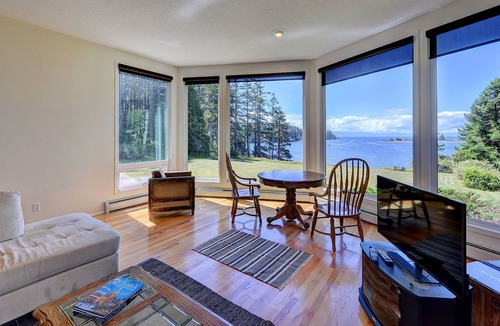 East Sooke House | Oceanfront 3 Bedroom home with Stunning Views