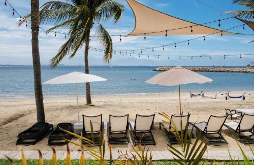 La Puntilla Apartment | Oceanfront 3BR Condo with Beach Club - Pool