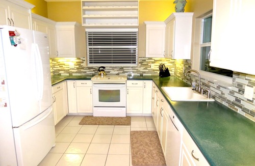 Marathon House | Oceanfront 4 bedroom, 3 Bath House, Private Pool and Deep Water Concrete Dock!