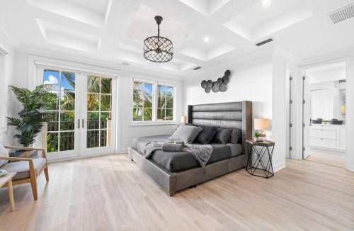 North Beach House | Oceanfront 4 Bedroom Villa with Pool Steps to the Beach!