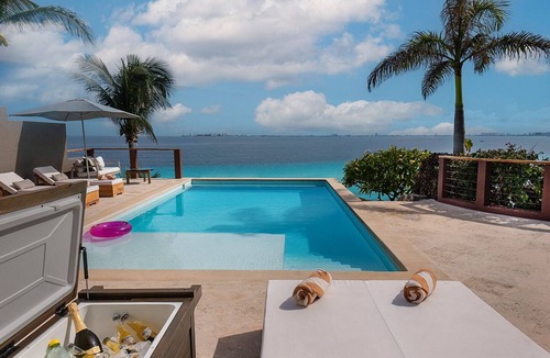 Isla Mujeres Villa | Oceanfront 5BR Villa + Saltwater Pool + Concierge