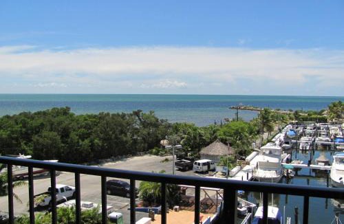 Key Largo Apartment | Oceanfront 5th Floor Penthouse