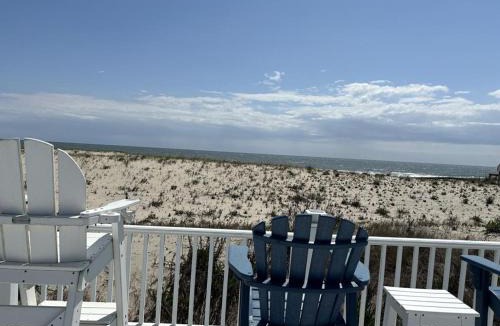 Ship Bottom House | Oceanfront Adorable Cottage! Perfect For A Couple Or Small Family Of 4!