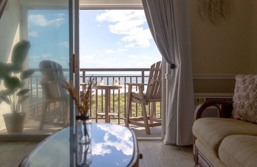 Crescent Beach Apartment | Oceanfront Apartment for 2 - steps to the beach