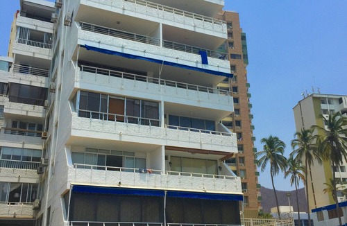 El Rodadero Apartment | Oceanfront apartment with private access to the beach!