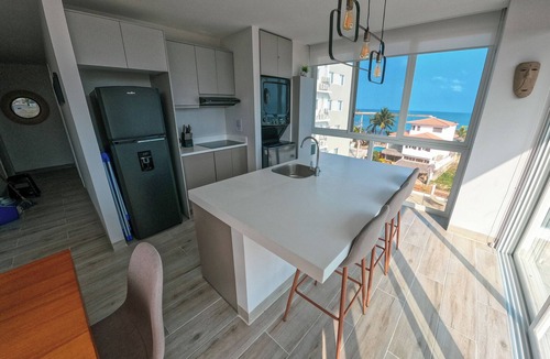Salinas Condo | Oceanfront Apt. Jacuzzi, Pool & Garage