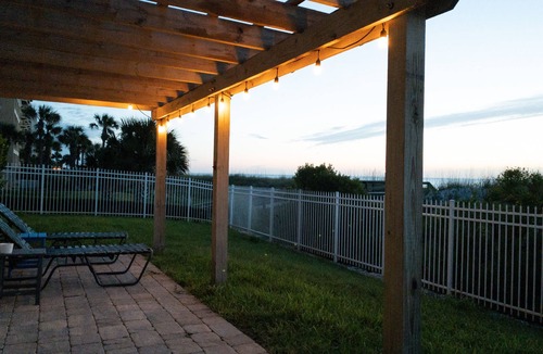 Jacksonville Beach Condo | Oceanfront Beachdrifter - 2/2 Condo with lawn - no stairs, best parking