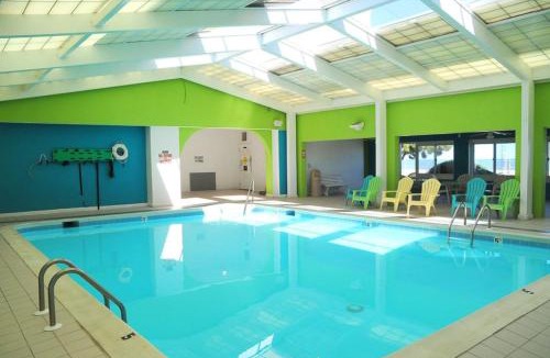 Northeast Virginia Beach House | Oceanfront Beach Condo, Pool, Gym, Fishing Surfing