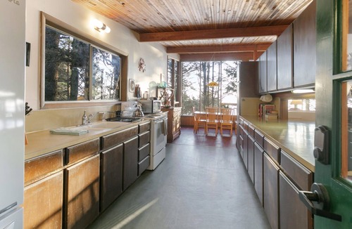 Arch Cape House | Oceanfront Beach House in Falcon Cove, Arch Cape, Oregon. Near Cannon Manzanita