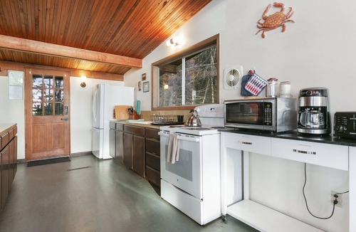 Arch Cape House | Oceanfront Beach House in Falcon Cove, Arch Cape, Oregon. Near Cannon Manzanita