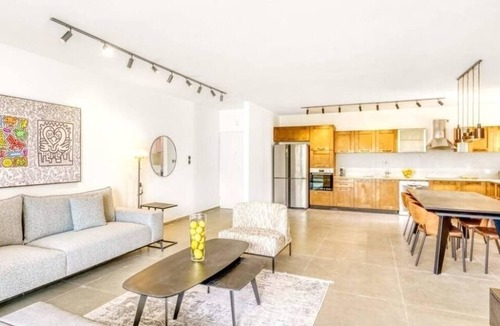 Ashdod Apartment | Oceanfront Beachside Suite Next to Leonardo Hotel in Ashdod Beach
