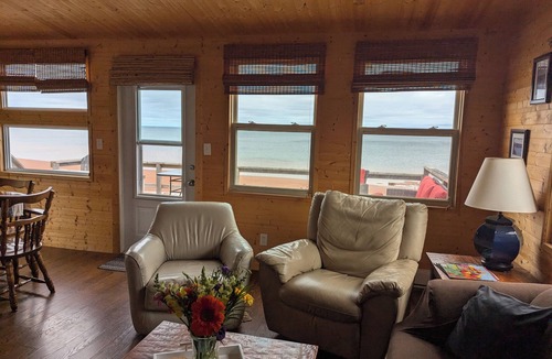 Port Howe Cottage | Oceanfront Bliss in Port Howe – Beach at Your Doorstep