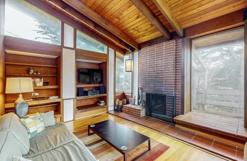 Elk House | Oceanfront Blufftop Home - Wide Deck & Water Views