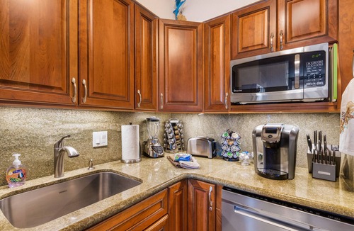 Kahana Condo | OCEANFRONT BR/1BA with BREATHTAKING VIEWS! Paradise Found!