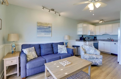 North Forest Beach Apartment | Oceanfront Breakers 137 Condo w/Sunrise Views!