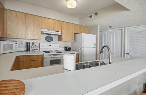 Windy Hill Condo | Oceanfront Corner Condo - Beach Club I 8F