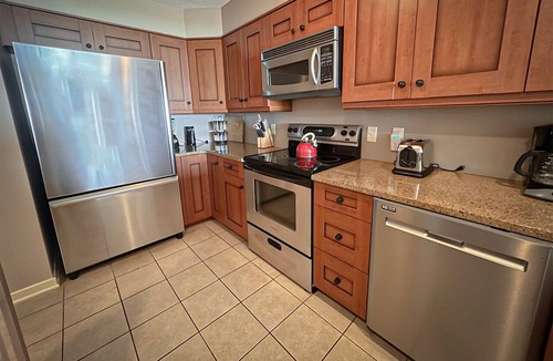 Shell Island Condo | Oceanfront condo w/ocean views, 2 pools, beach access & tennis court.