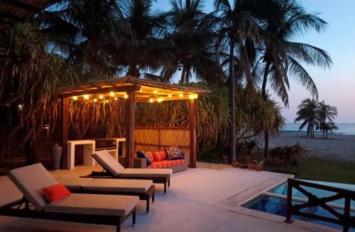 Barra de Colotepec Villa | Oceanfront Casa Rhino