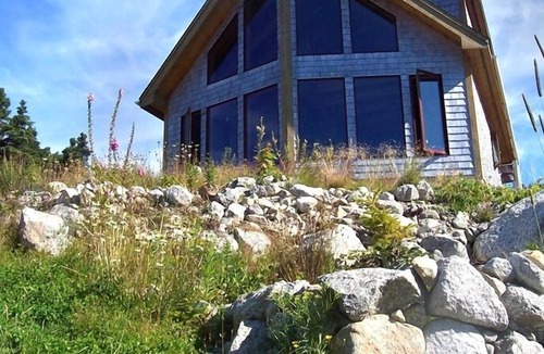 Prospect Bay Ski Chalet | Oceanfront Chalet near Halifax
