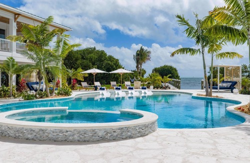Tavernier Villa | Oceanfront Charm Meets Bespoke Luxury- Brand New 9 Bedroom Estate & Sleeps 26