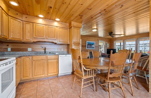 Old Orchard Beach Cottage | Oceanfront Cottage 2