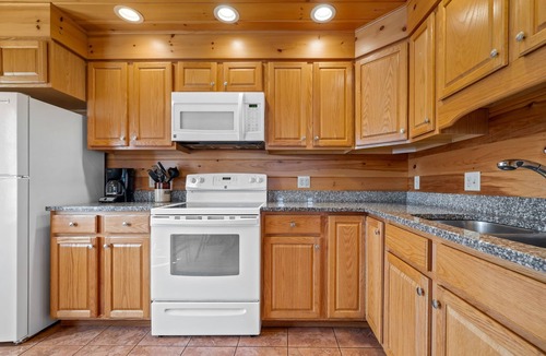 Old Orchard Beach Cottage | Oceanfront Cottage 2